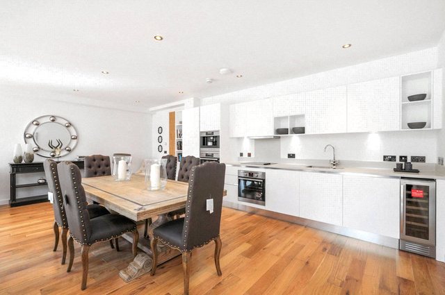  Image of 2 bedroom Detached house to rent in Finchley Road London NW3 at London  Swiss Cottage, NW3 7AJ