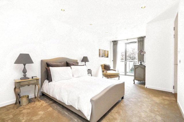  Image of 2 bedroom Detached house to rent in Finchley Road London NW3 at London  Swiss Cottage, NW3 7AJ