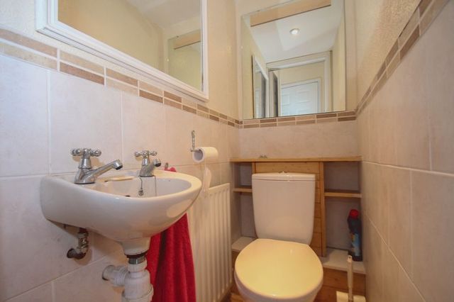  Image of 1 bedroom Flat to rent in High Street Crediton EX17 at 105 High Street  Crediton, EX17 3LF