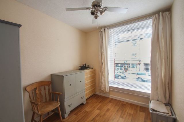  Image of 1 bedroom Flat to rent in High Street Crediton EX17 at 105 High Street  Crediton, EX17 3LF