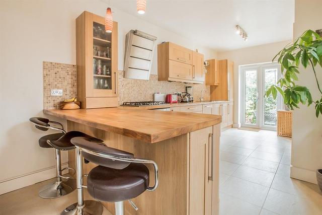  Image of 3 bedroom Detached house for sale in Folly Avenue St. Albans AL3 at Folly Avenue  ST. ALBANS, AL3 5QD