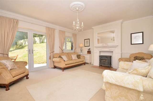  Image of 4 bedroom Detached house for sale in Fontley Road Titchfield Fareham PO15 at Titchfield Fareham Fareham, PO15 6QX