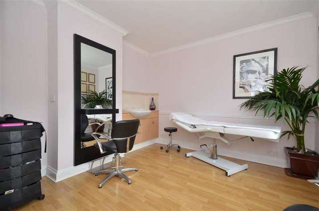  Image of 4 bedroom Detached house for sale in Fontley Road Titchfield Fareham PO15 at Titchfield Fareham Fareham, PO15 6QX