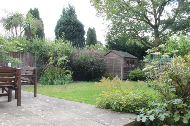  Image of 4 bedroom Detached house to rent in Forest Oaks Horsham RH13 at Horsham, RH13 6RX