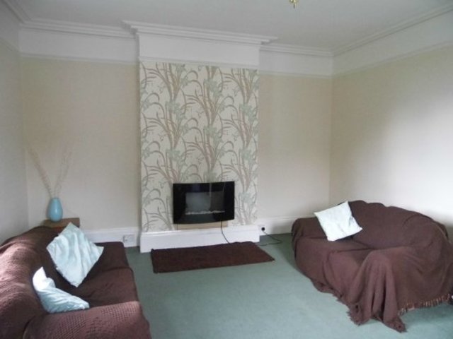  Image of 6 bedroom Semi-Detached house for sale in Fort Royal Hill Worcester WR5 at Worcester Hereford And Worcester Worcester, WR5 1BT