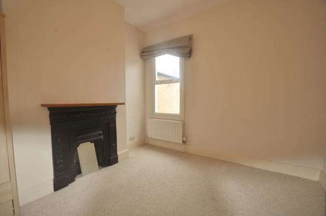  Image of 2 bedroom Flat to rent in Fortescue Road Colliers Wood London SW19 at London  Colliers Wood, SW19 2EA
