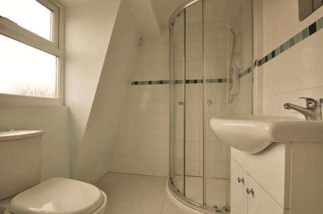  Image of 2 bedroom Flat to rent in Fortescue Road Colliers Wood London SW19 at London  Colliers Wood, SW19 2EA