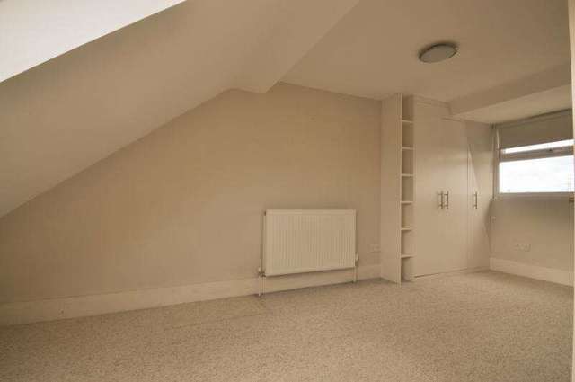  Image of 2 bedroom Flat to rent in Fortescue Road Colliers Wood London SW19 at London  Colliers Wood, SW19 2EA