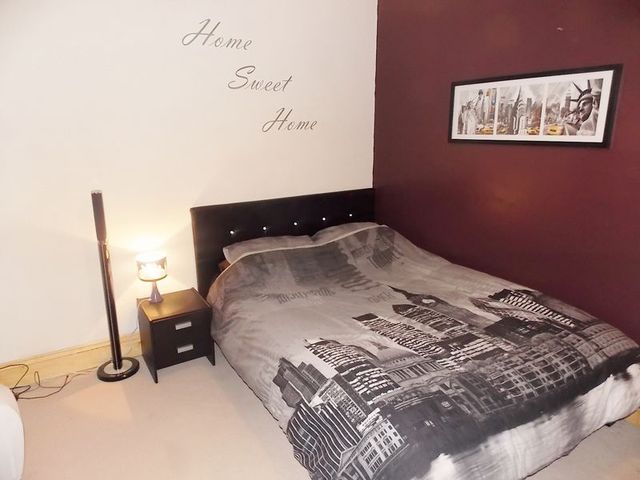  Image of 2 bedroom Flat for sale in Fortuneswell Portland DT5 at Fortuneswell  PORTLAND, DT5 1LZ
