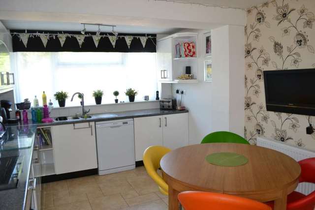  Image of 3 bedroom Detached house to rent in Fox Cover Chinnor OX39 at Fox Cover  Chinnor, OX39 4TH