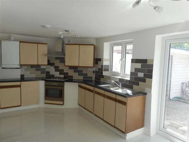  Image of 5 bedroom Semi-Detached house for sale in Freshwell Avenue Chadwell Heath Romford RM6 at Chadwell Heath Essex Chadwell Heath, RM6 5DR