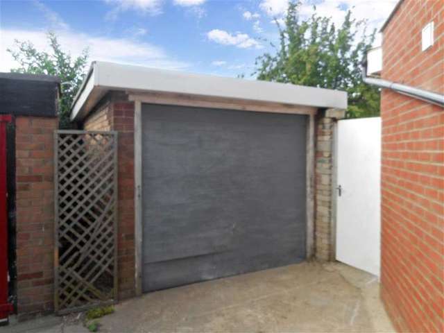  Image of 5 bedroom Semi-Detached house for sale in Freshwell Avenue Chadwell Heath Romford RM6 at Chadwell Heath Essex Chadwell Heath, RM6 5DR