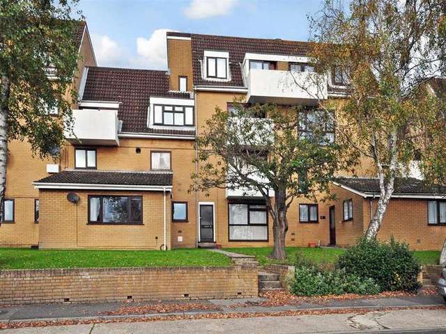  Image of 3 bedroom Detached house for sale in Frogmore Fareham PO14 at Fareham Hampshire Fareham, PO14 3DA