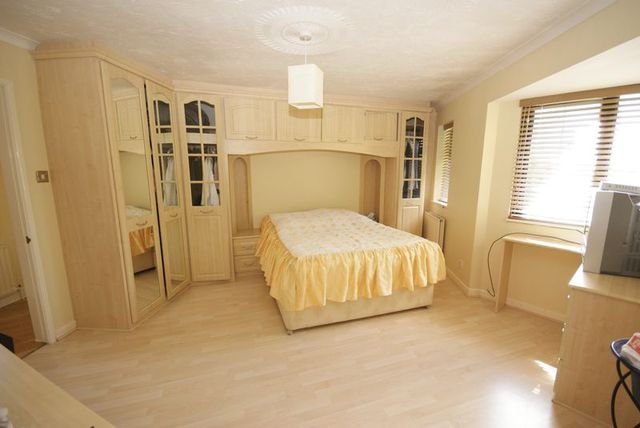  Image of 4 bedroom Detached house for sale in Geales Crescent Alton GU34 at 54 Geales Crescent  Alton, GU34 2NE