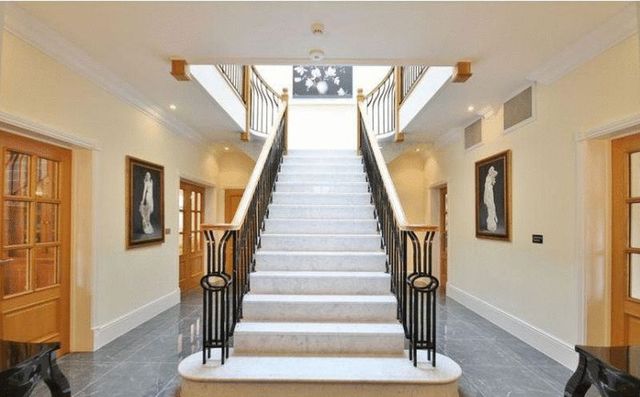  Image of 7 bedroom Detached house for sale in Golf Side Sutton SM2 at Golf Side Cheam Sutton, SM2 7EZ