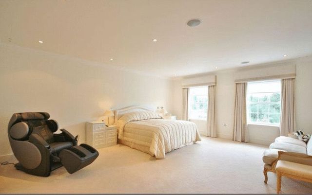  Image of 7 bedroom Detached house for sale in Golf Side Sutton SM2 at Golf Side Cheam Sutton, SM2 7EZ