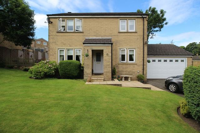  Image of 4 bedroom Detached house for sale in Gosport Close Outlane Huddersfield HD3 at Gosport Close  Outlane, Huddersfield, HD3 3FP
