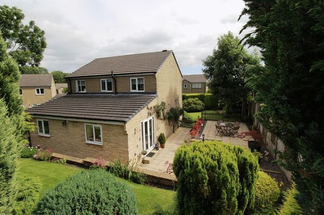  Image of 4 bedroom Detached house for sale in Gosport Close Outlane Huddersfield HD3 at Gosport Close  Outlane, Huddersfield, HD3 3FP