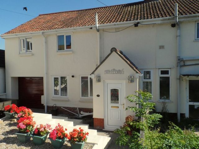  Image of 5 bedroom Property for sale in Grange Avenue Street BA16 at Grange Avenue  Street, BA16 9PE