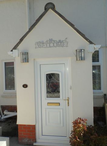  Image of 5 bedroom Property for sale in Grange Avenue Street BA16 at Grange Avenue  Street, BA16 9PE
