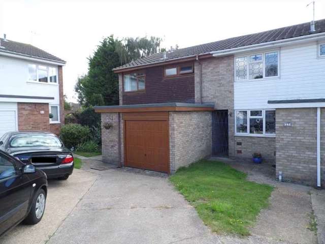  Image of 3 bedroom Detached house for sale in Grangeway Benfleet SS7 at Grangeway Thundersley Benfleet, SS7 3RP