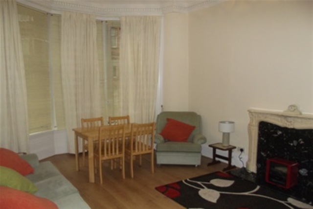  Image of 2 bedroom Flat to rent in Grantley Gardens Shawlands Glasgow G41 at Shawlands Glasgow Glasgow, G41 3PY
