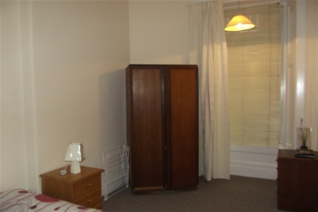  Image of 2 bedroom Flat to rent in Grantley Gardens Shawlands Glasgow G41 at Shawlands Glasgow Glasgow, G41 3PY