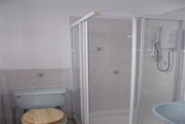  Image of 2 bedroom Flat to rent in Grantley Gardens Shawlands Glasgow G41 at Shawlands Glasgow Glasgow, G41 3PY