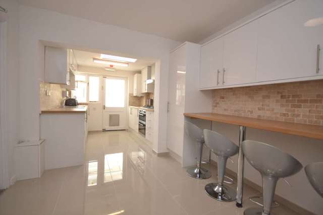  Image of 1 bedroom House Share to rent in Great Knollys Street Reading RG1 at Great Knollys Street  Reading, RG1 7HB