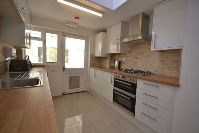  Image of 1 bedroom House Share to rent in Great Knollys Street Reading RG1 at Great Knollys Street  Reading, RG1 7HB