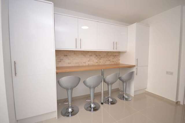  Image of 1 bedroom House Share to rent in Great Knollys Street Reading RG1 at Great Knollys Street  Reading, RG1 7HB