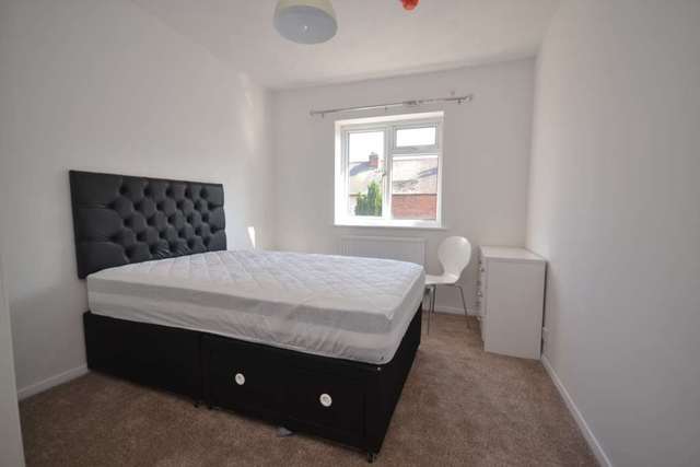  Image of 1 bedroom House Share to rent in Great Knollys Street Reading RG1 at Great Knollys Street  Reading, RG1 7HB