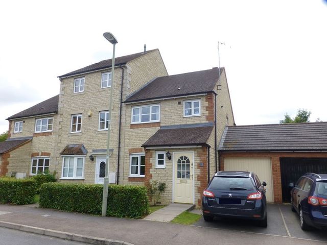  Image of 3 bedroom Detached house for sale in Grebe Road Bicester OX26 at Grebe Road  Bicester, OX26 6WG