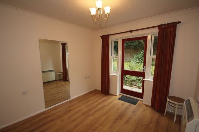  Image of 1 bedroom Retirement Property to rent in Grosvenor Place Exeter EX1 at Grosvenor Place  Exeter, EX1 2JP