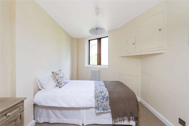  Image of 2 bedroom Flat for sale in Grosvenor Road London SW1V at Grosvenor Road  London, SW1V 3JU