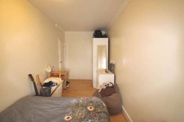  Image of 3 bedroom Flat to rent in Colney Hatch Lane London N10 at Colney Hatch Lane Muswell Hill London, N10 1DU