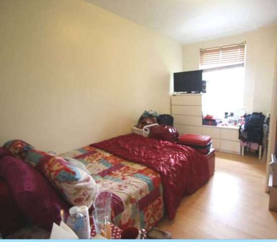  Image of 3 bedroom Flat to rent in Colney Hatch Lane London N10 at Colney Hatch Lane Muswell Hill London, N10 1DU