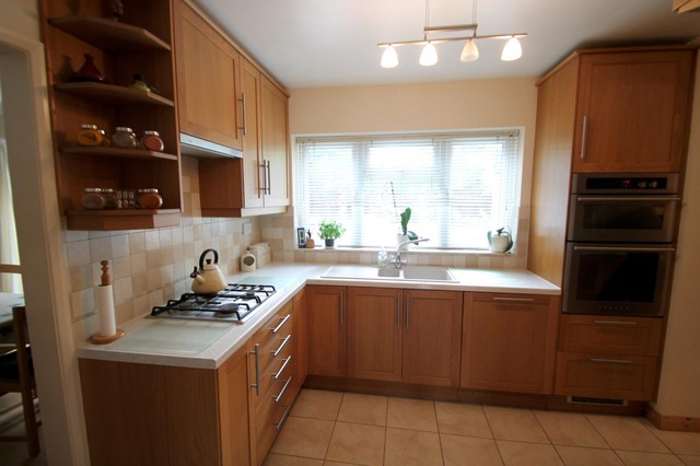  Image of 4 bedroom Detached house to rent in Hamilton Avenue Pyrford Woking GU22 at Pyrford Woking, GU22 8RU