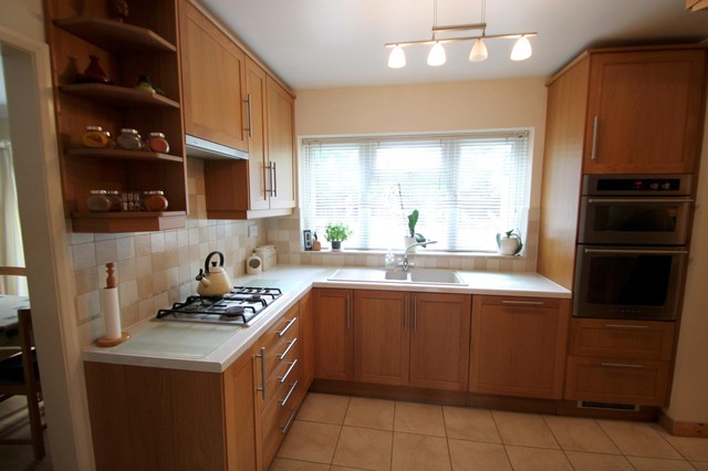  Image of 4 bedroom Detached house to rent in Hamilton Avenue Pyrford Woking GU22 at Pyrford Woking, GU22 8RU
