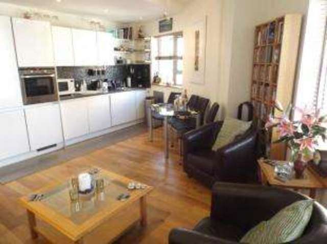  Image of 1 bedroom Flat for sale in Hotwell Road Bristol BS8 at 12 Hotwell Road Bristol Clifton, BS8 4UD