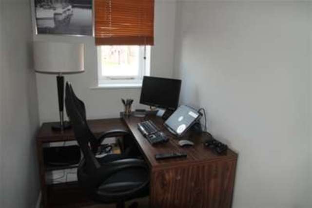  Image of 2 bedroom Flat to rent in Harlinger Street London SE18 at London, SE18 5SR