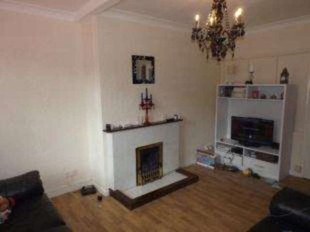  Image of 3 bedroom Maisonette for sale in Hawkhurst Road Kings Heath Birmingham B14 at Birmingham West Midlands King
