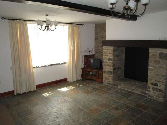  Image of 1 bedroom Cottage to rent in Stoney Bank Hawking Croft Road Horbury Wakefield WF4 at Horbury Horbury, WF4 6AH