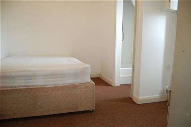  Image of 4 bedroom Terraced house for sale in Haynt Walk London SW20 at Raynes Park, SW20 9NX