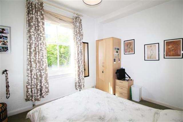  Image of 2 bedroom Flat for sale in Hayter Road London SW2 at Brixton, SW2 5AR