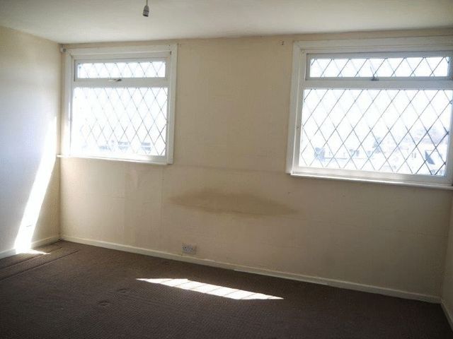  Image of 3 bedroom Semi-Detached house to rent in Hazelcroft Eccleshill Bradford BD2 at Hazelcroft Eccleshill Bradford, BD2 3TE