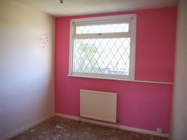  Image of 3 bedroom Semi-Detached house to rent in Hazelcroft Eccleshill Bradford BD2 at Hazelcroft Eccleshill Bradford, BD2 3TE