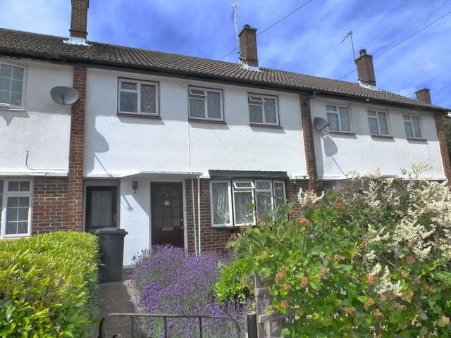  Image of 3 bedroom Terraced house for sale in Heather Way Selsdon South Croydon CR2 at South Croydon Selsdon, CR2 8HN