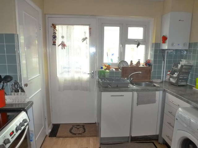  Image of 3 bedroom Terraced house for sale in Heather Way Selsdon South Croydon CR2 at South Croydon Selsdon, CR2 8HN