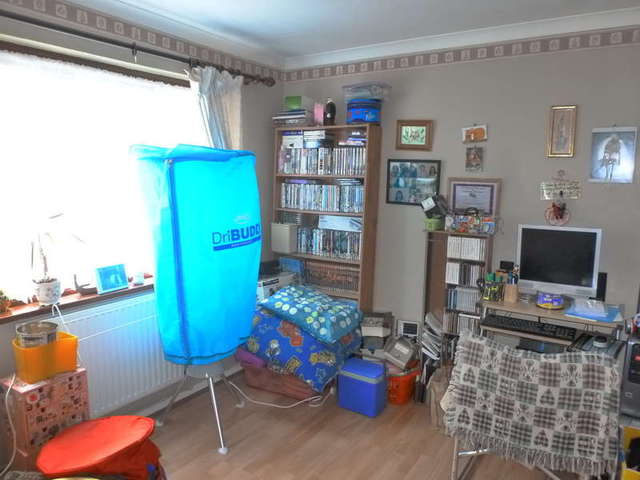  Image of 3 bedroom Terraced house for sale in Heather Way Selsdon South Croydon CR2 at South Croydon Selsdon, CR2 8HN